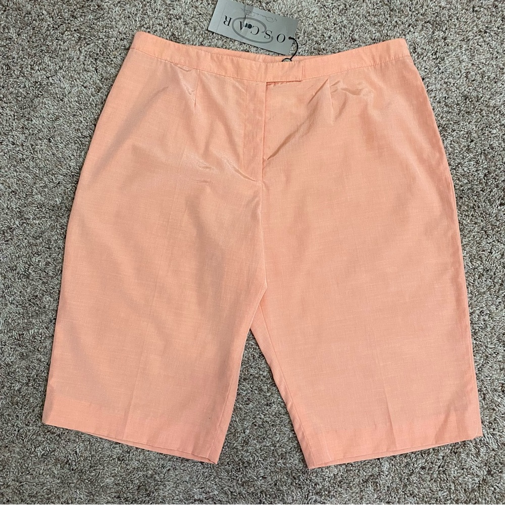 Oscar De La Renta Ladies Size 14 Melon Color Shorts